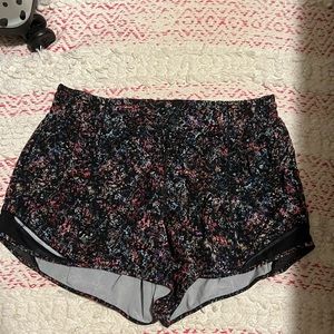 Lululemon Hotty Hot 4” High Rise Shorts